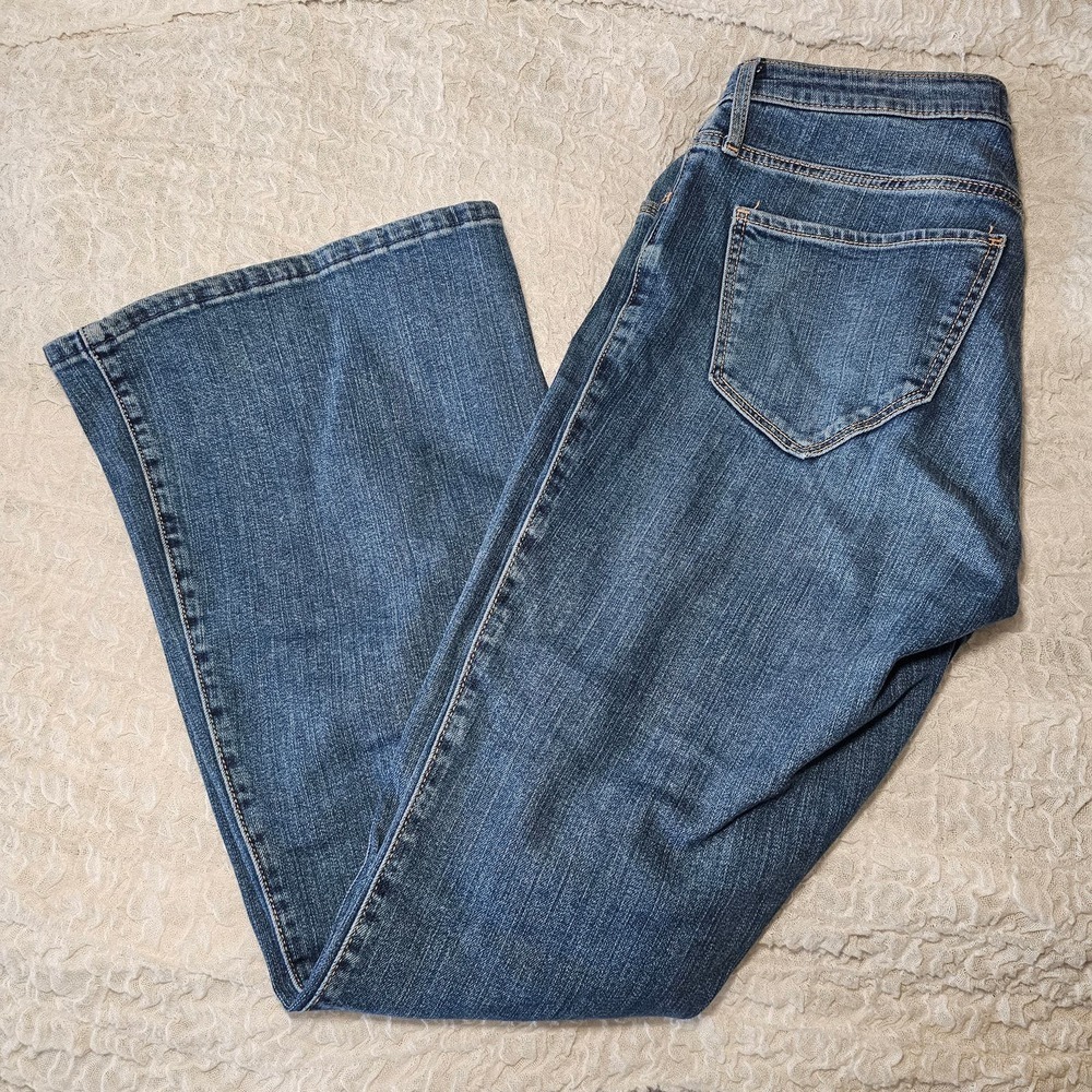 Abercrombie & Fitch Ultra High Rise Stretch Flare Jean size 8